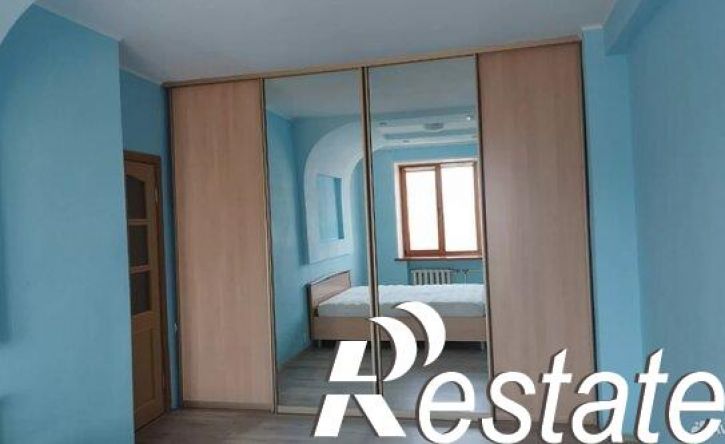 2-комн квартира улица Олега Кошевого, 15,  д. 15